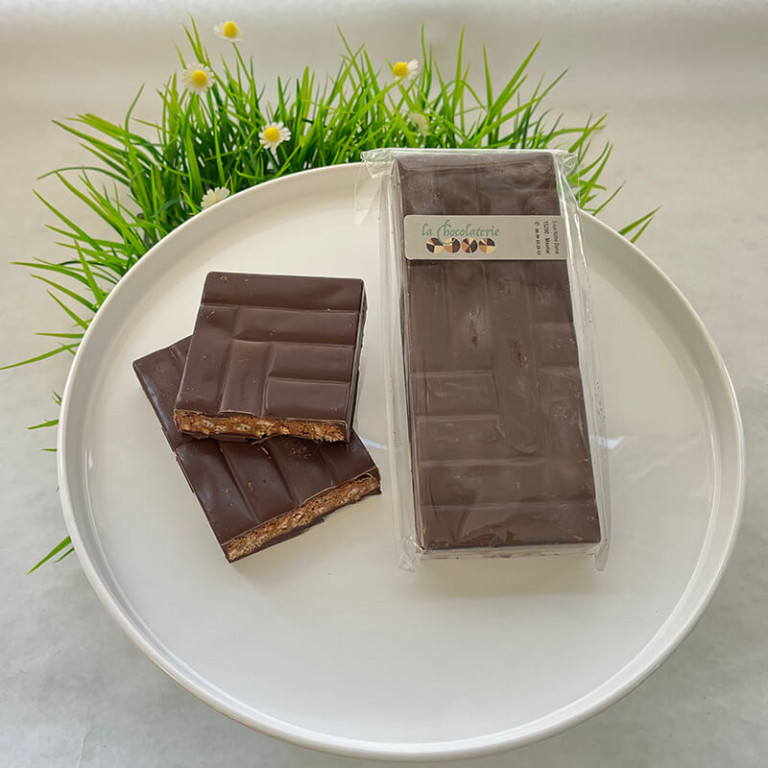 Tablet chocolate black praline / blown rice Tablet chocolate black praline / blown rice